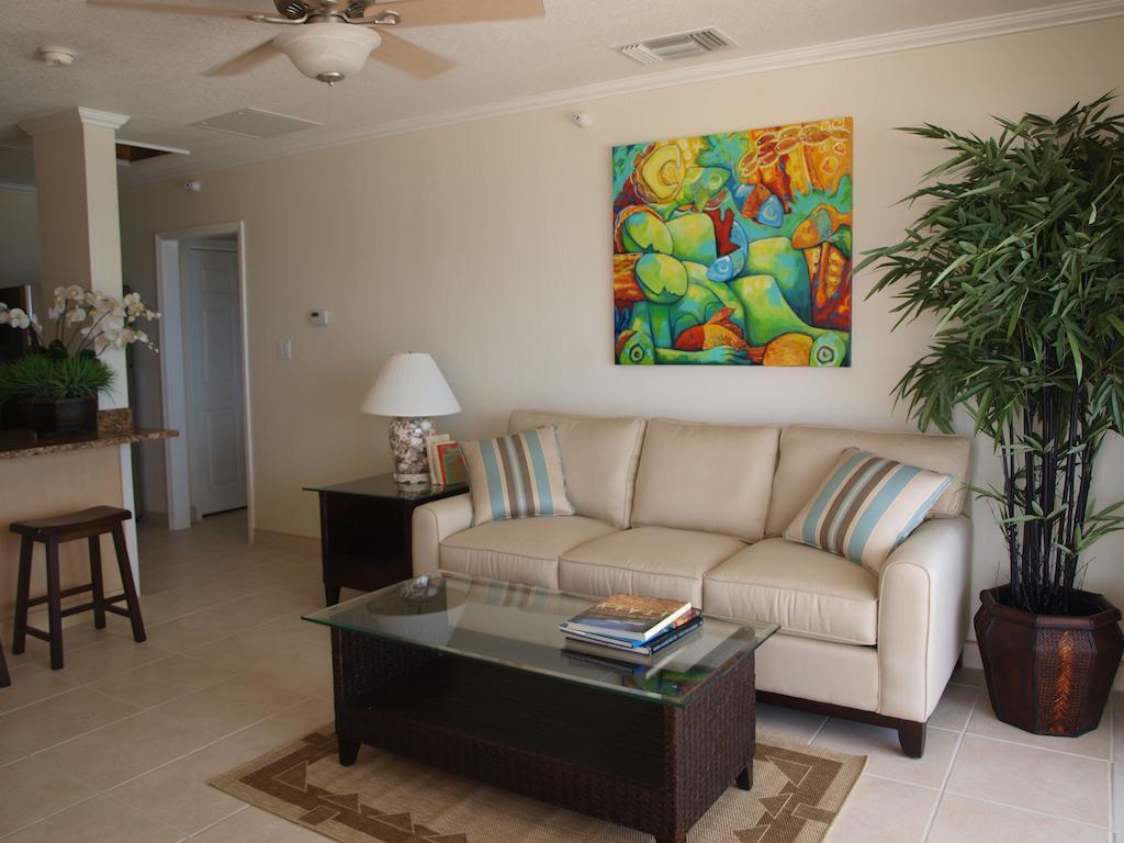 The Riviera, Grand Cayman Hotel George Town Room photo